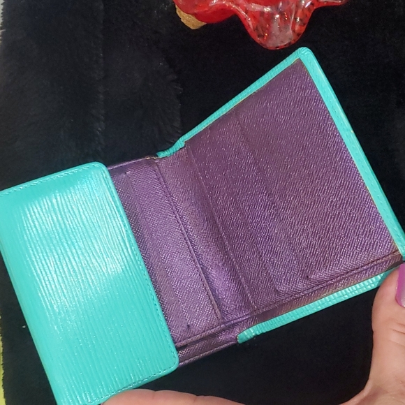 Louis Vuitton Epi Wallet - Picture 14 of 16